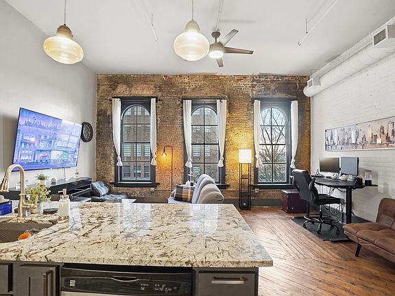 5th image of 1273 W 9th St #302