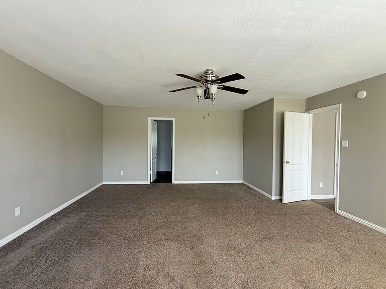 420 Smokey Hill Rd — Photo 18