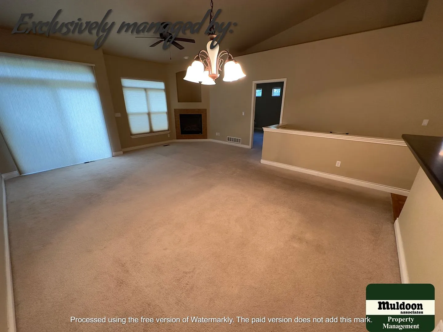 Beautiful University Park - Easy Living Home! — Photo 2