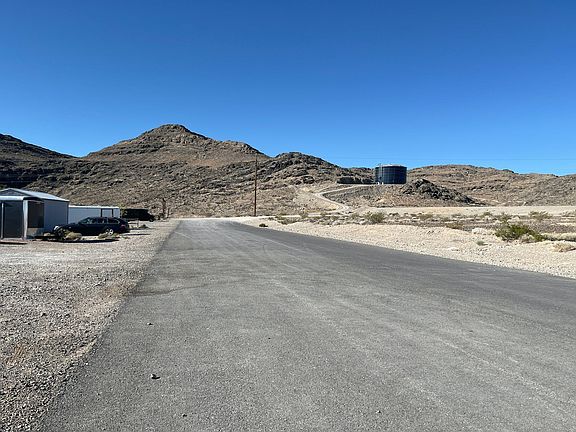 4th image of 1610 Sky Rd