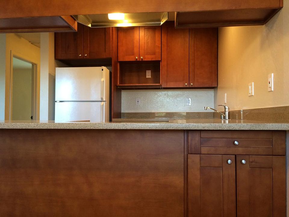1st image of 585 Kelly St APT D