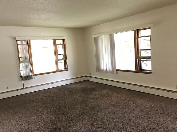 4th image of 404 7th St S APT 9