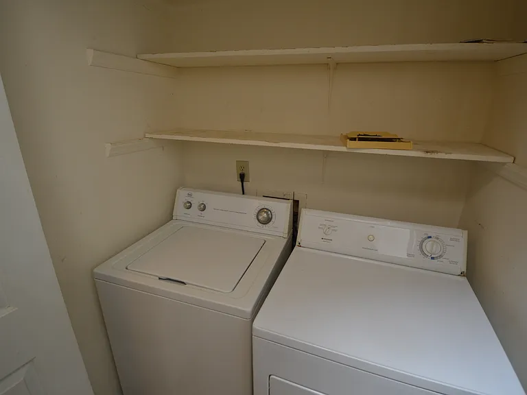 1214 Deptford Ct — Photo 18