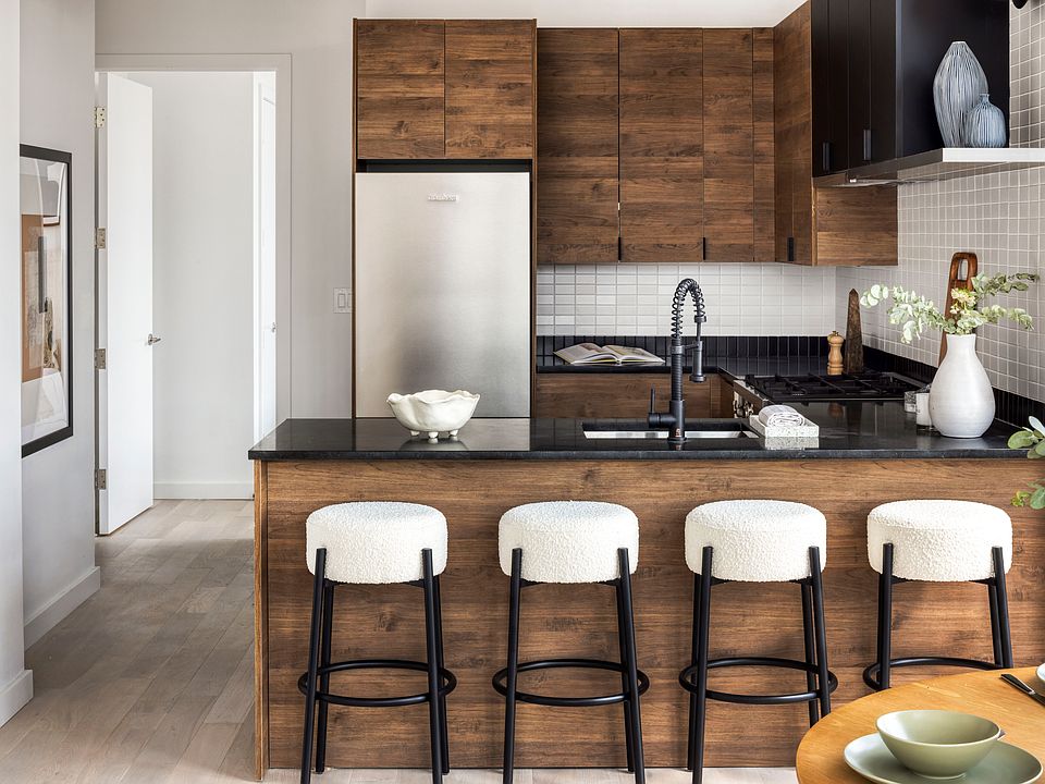 1st image of 979 Pacific St #Penthouse F