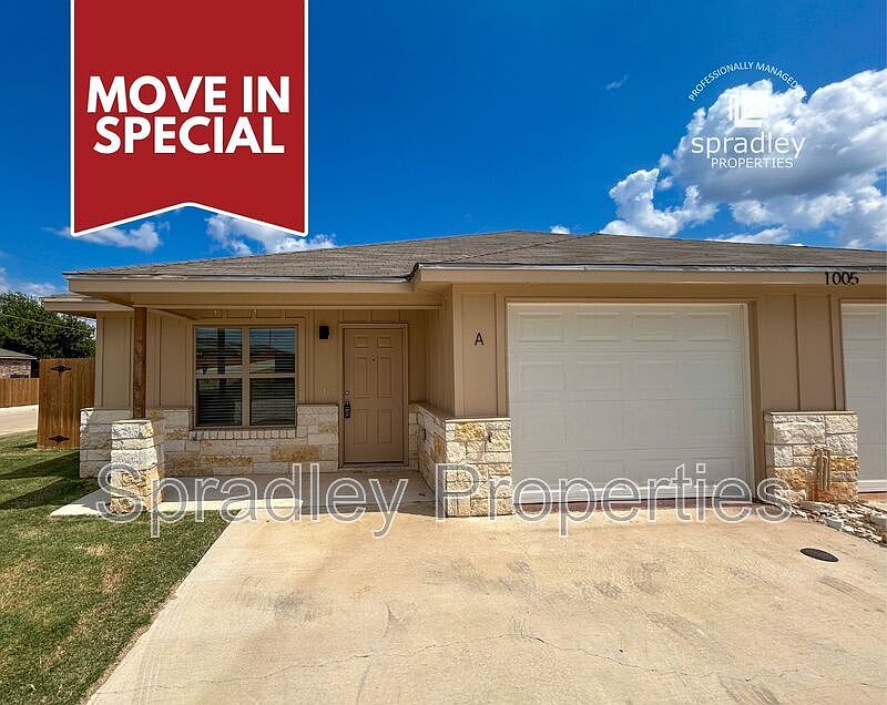 1st image of 1005A Llano Ct