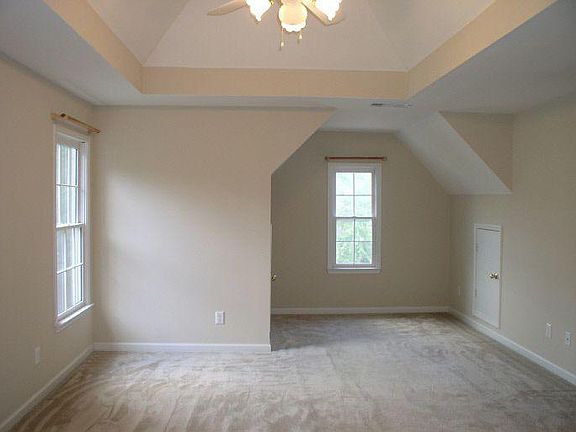 4th image of 9390 Coleherne Ct