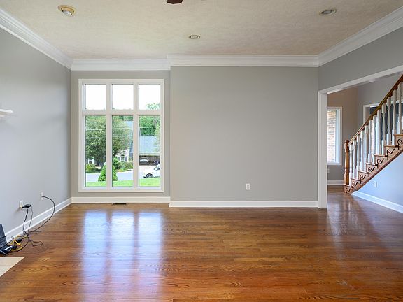 3rd image of 341 Chesterfield Dr