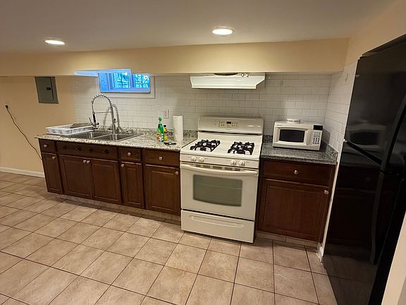 4th image of 98-02 160th Ave #B