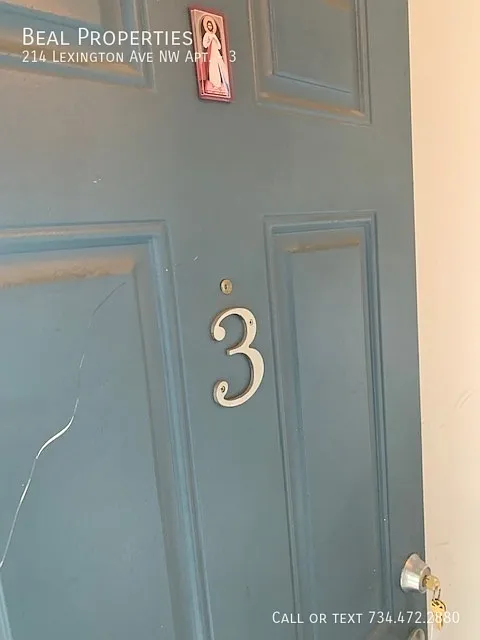 Building Photo - 214 Lexington Ave NW #3