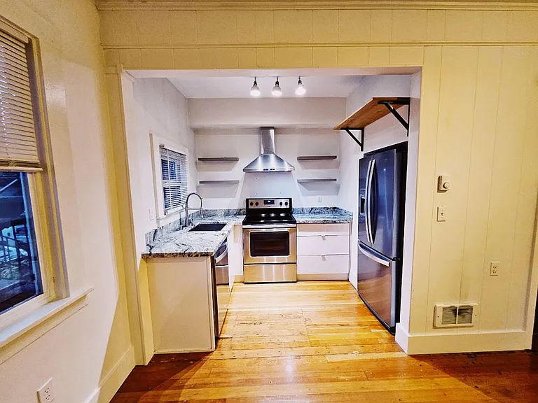 324 - Pelto Properties, LLC — Photo 15