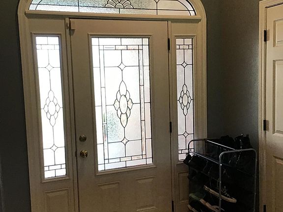 3rd image of 108 Antler Cir