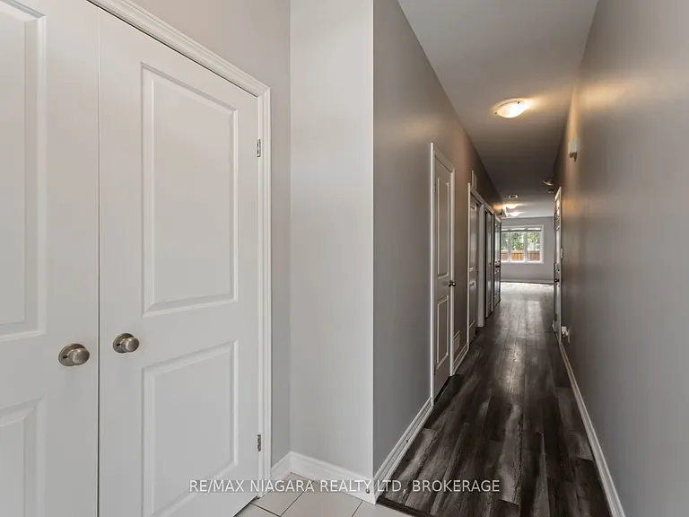 81 Grove St — Photo 3