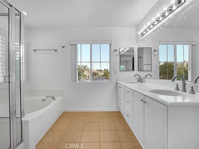 76 Millbrook — Photo 22