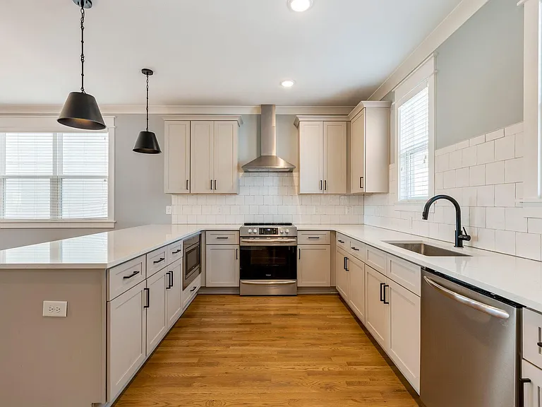530 Edwin St #10 — Photo 15