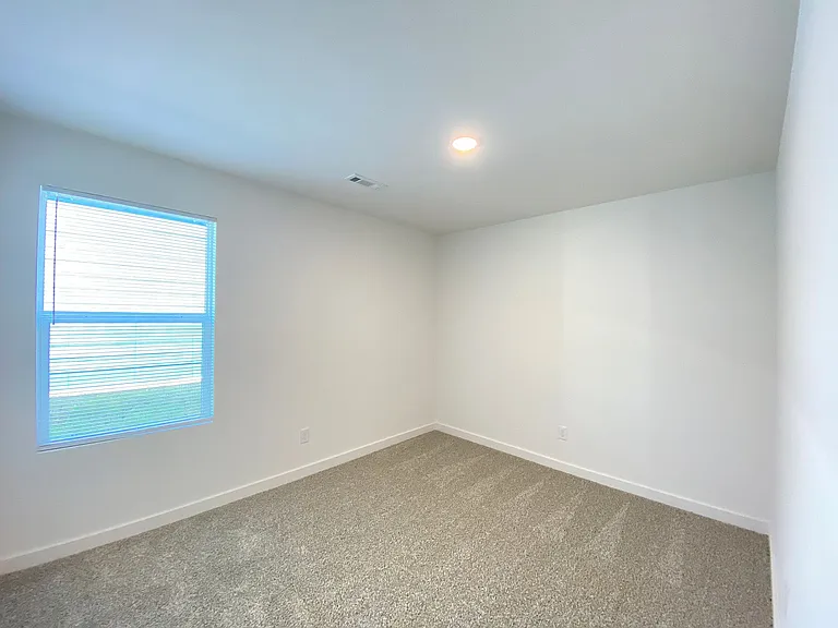 8404 Oxford Valley Dr — Photo 8