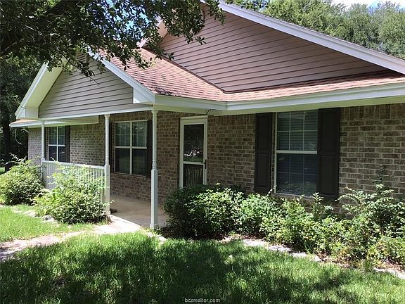 3rd image of 2200 Live Oak Cir