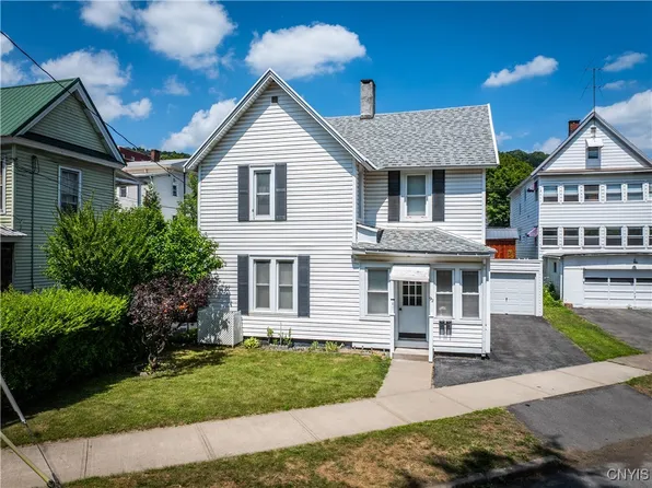 92 Hancock St, Little Falls, NY 13365