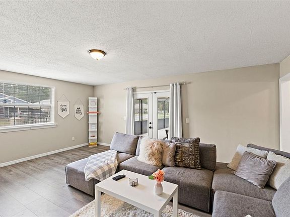 3rd image of 7901 N PACKWOOD AVENUE