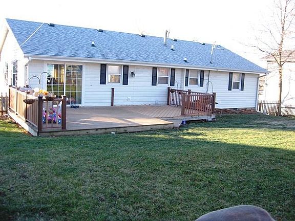 2nd image of 1810 Kemble Dr