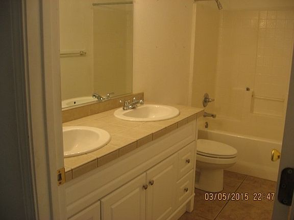 2nd image of 415 NW Dearborn Ave