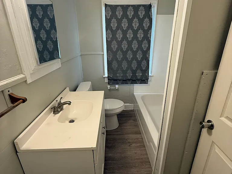 921 N Dearborn St — Photo 12