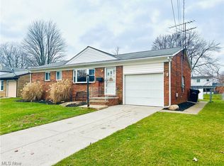 830 Sherwood Dr, Elyria, OH 44035