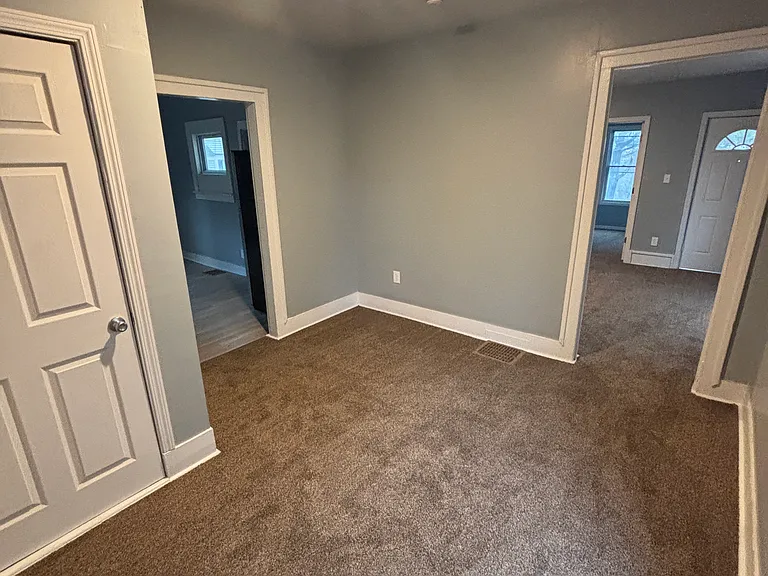 344 N Adams St — Photo 9