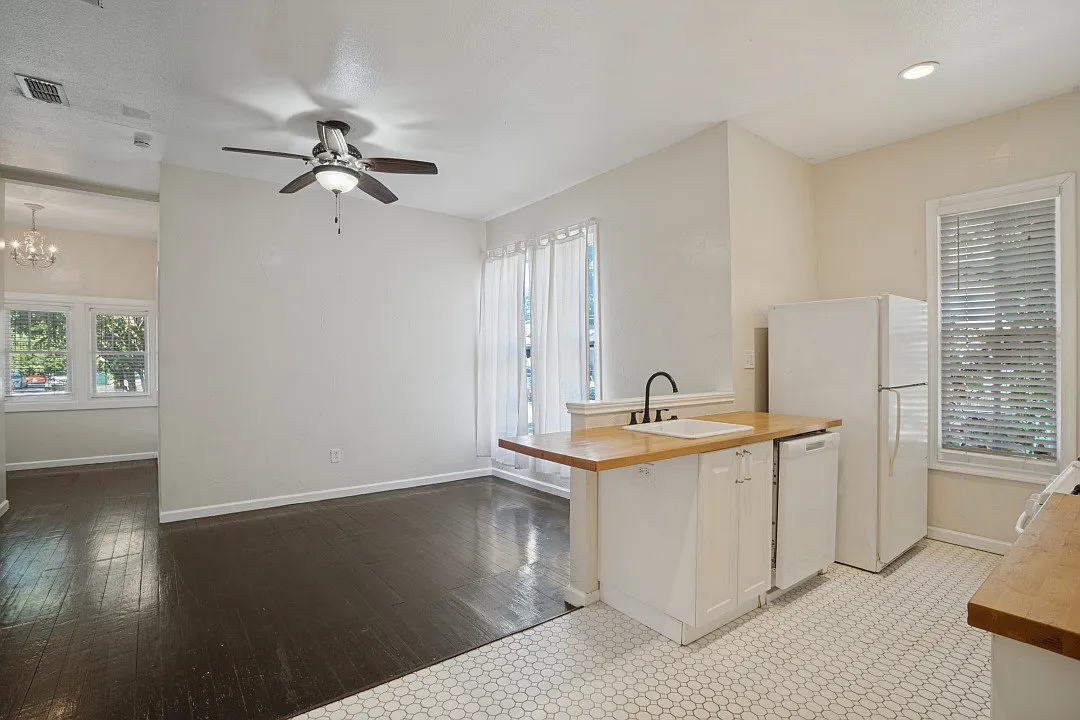 2 bed, 850 sqft, $1,475 — Photo 4