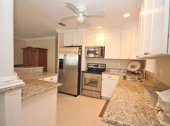 4th image of 720 Shore Dr