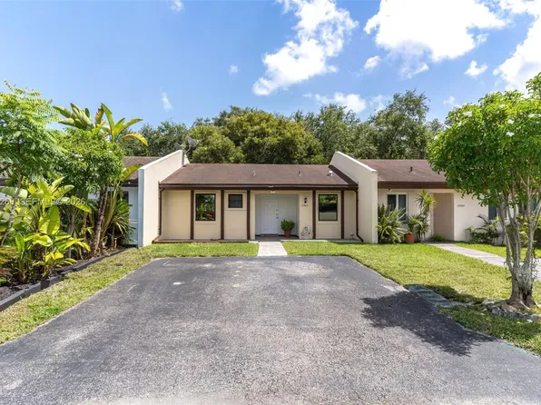 13962 SW 52nd Ln, Miami, FL 33175