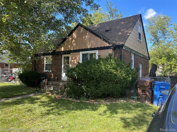 26280 W Hills Dr, Inkster, MI 48141