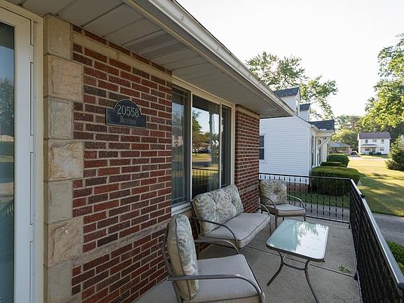 5th image of 20558 Belvidere Ave