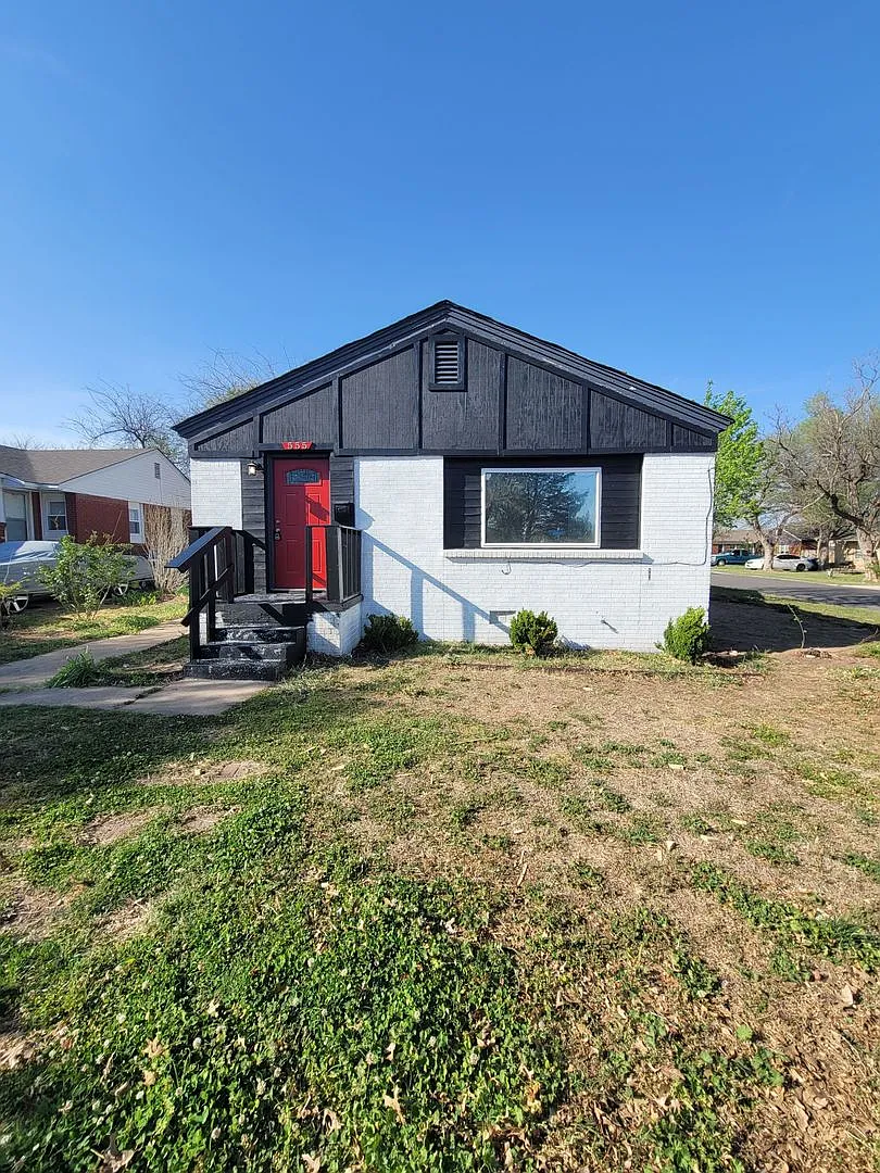 555 E Harmon Midwest City, OK — Photo 1