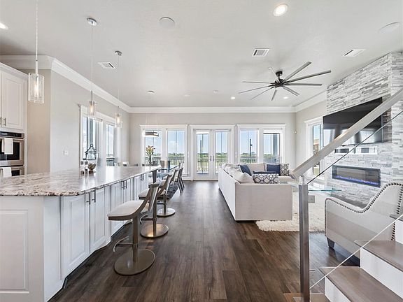 4th image of 3803 Periwinkle Ln