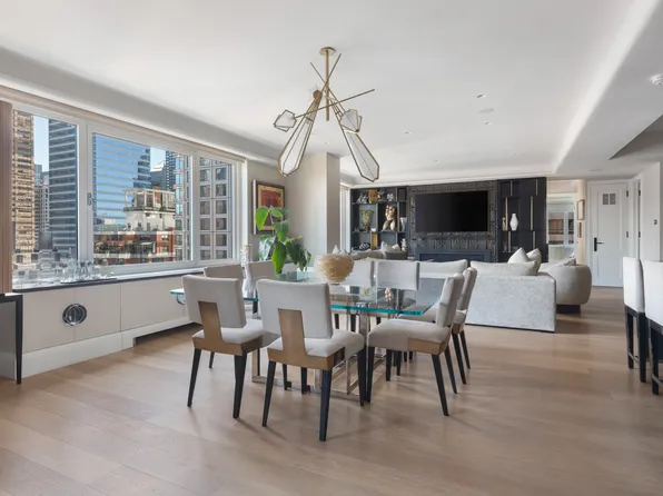 200 East 62nd Street image 4 of 13