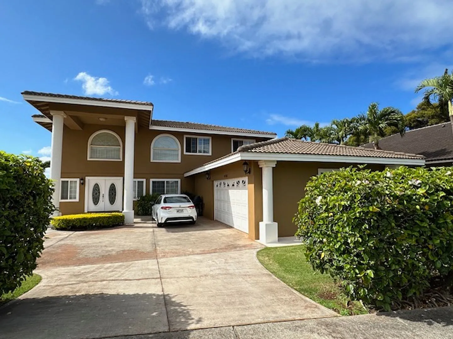 Single Family Executive Style Home in Gated Community — Photo 3