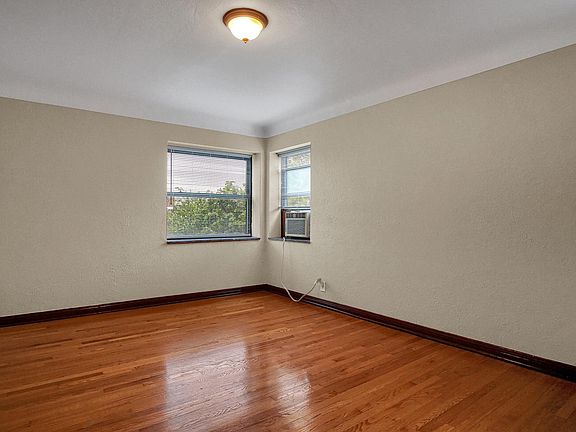 5th image of 3441 Lawn Ave #2F