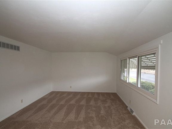 3rd image of 222 Keller St