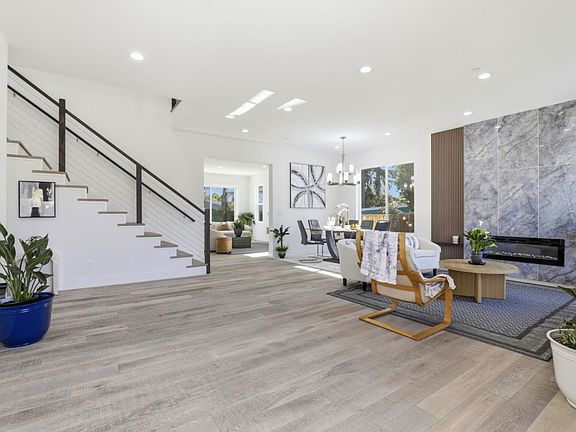 5th image of 1681 Zinnia Ln