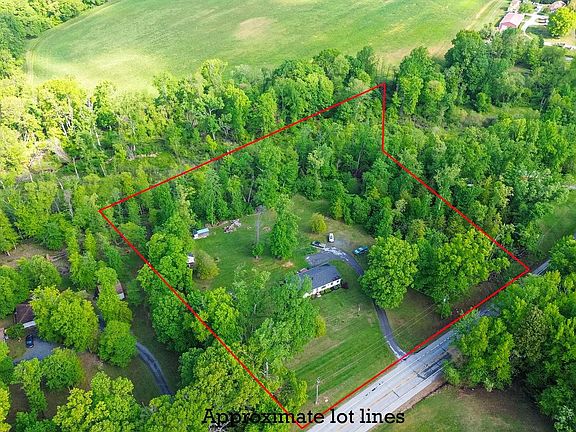 2nd image of 9816 Fairlee Rd