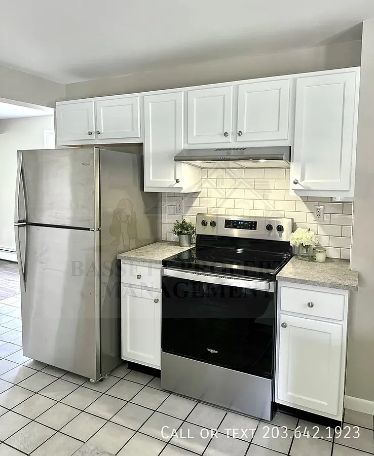 2 bed, 1.0 bath, 800 sqft, $1,950 — Photo 4