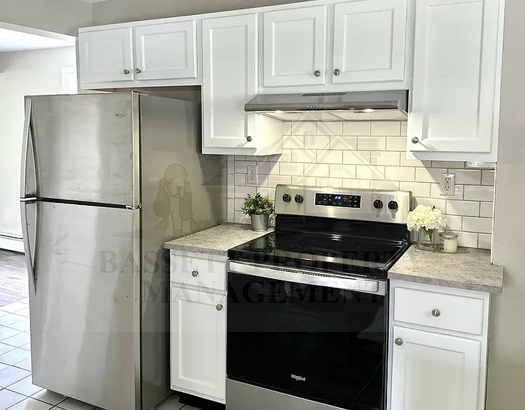 68 Lake St #1 — Photo 4