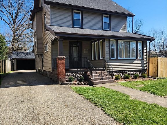 3rd image of 773 Kenilworth Ave SE