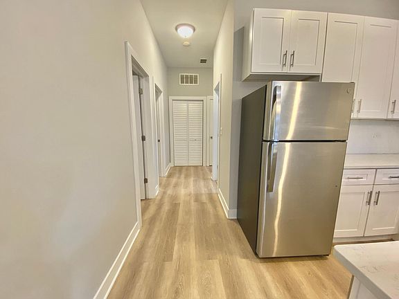 3rd image of 3701 W Diversey Ave #1R