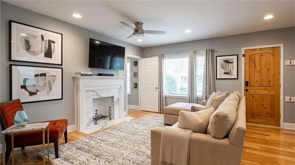 4 bed, 2.0 bath, 1624 sqft, $3,300 — Photo 4