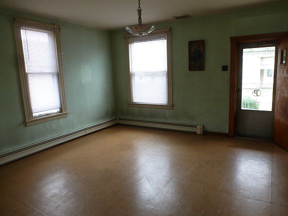 5th image of 55063 Maple Ave