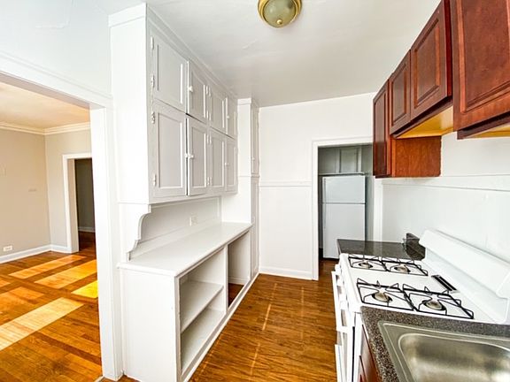 4th image of 4056 N Laporte Ave #4