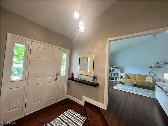 3rd image of 6980 Longview Dr