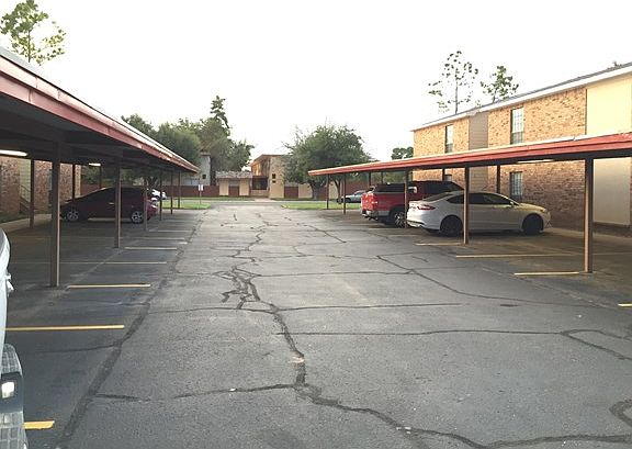 3rd image of 2901 9 W Louisiana Ave