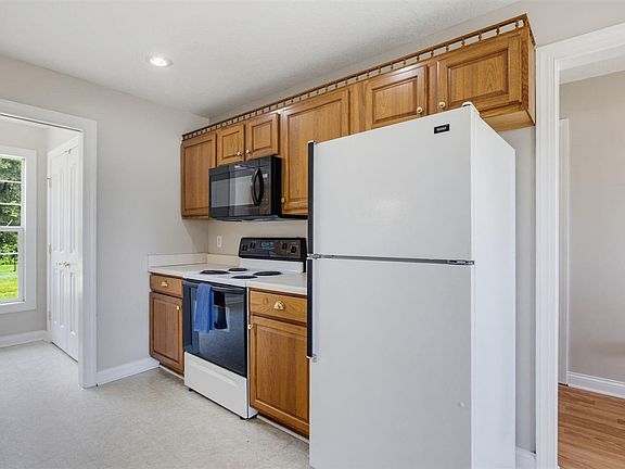 5th image of 80 Gateway Ct